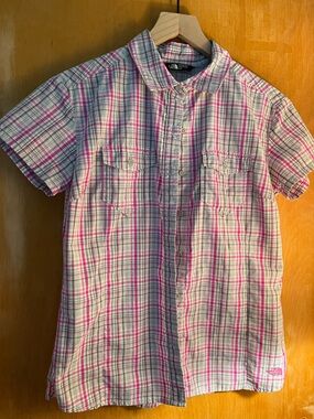 The North Face Women’s Short-Sleeve Plaid Shirt in Pink and White Medium
